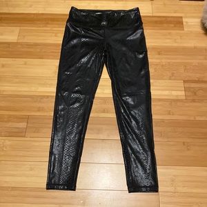 ❤️‍🔥 Mono B Snake skin leggings